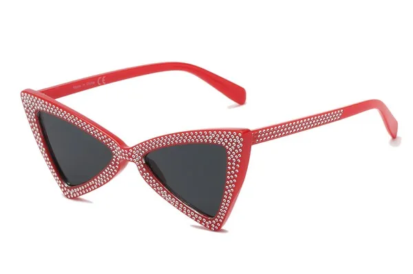 Feline Chic: Triangular Cat-Eye Sunglasses
