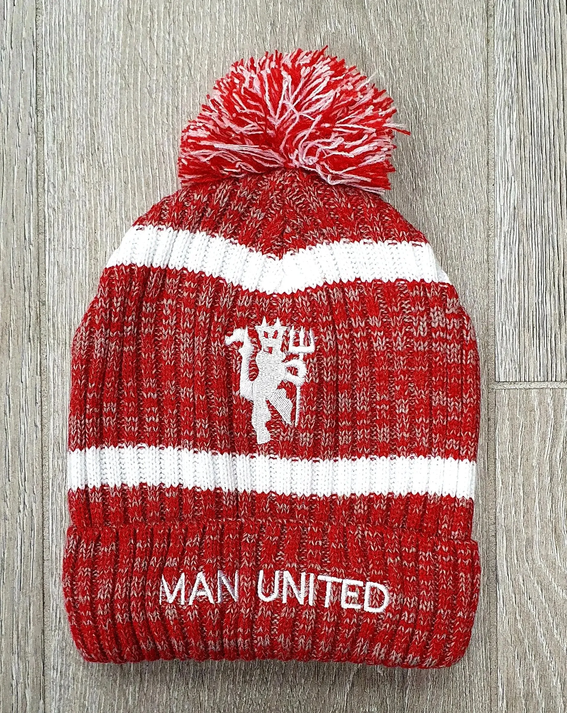 Man United Fleece Lined Bobble Hat