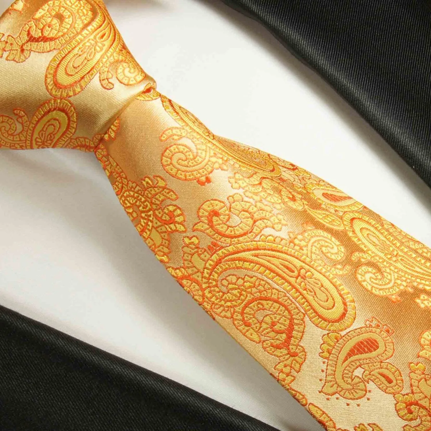 Men's Silk Necktie in Gold Paisleys